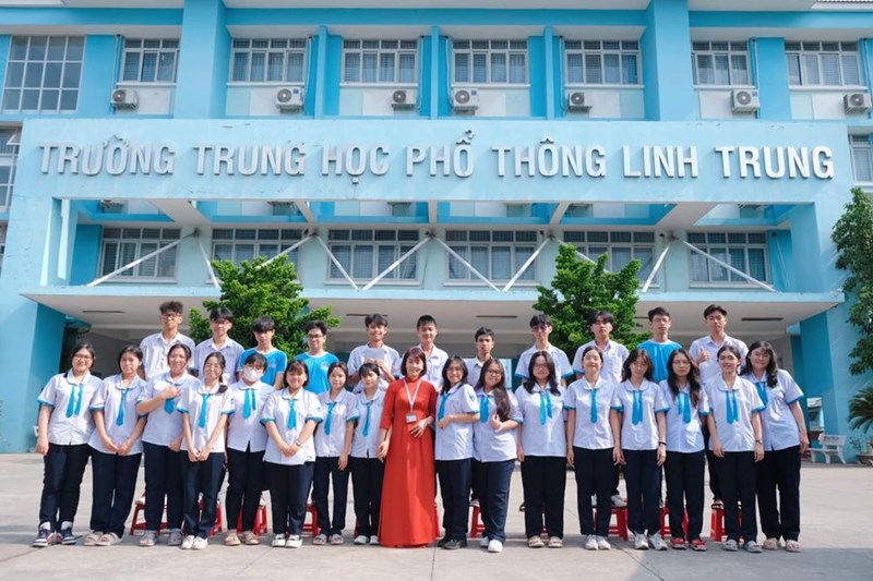 Lễ ra quân đội tuyển học sinh giỏi Khối 11 năm học 2023-2024